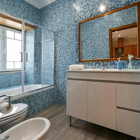 Апартаменты Downtown Flat